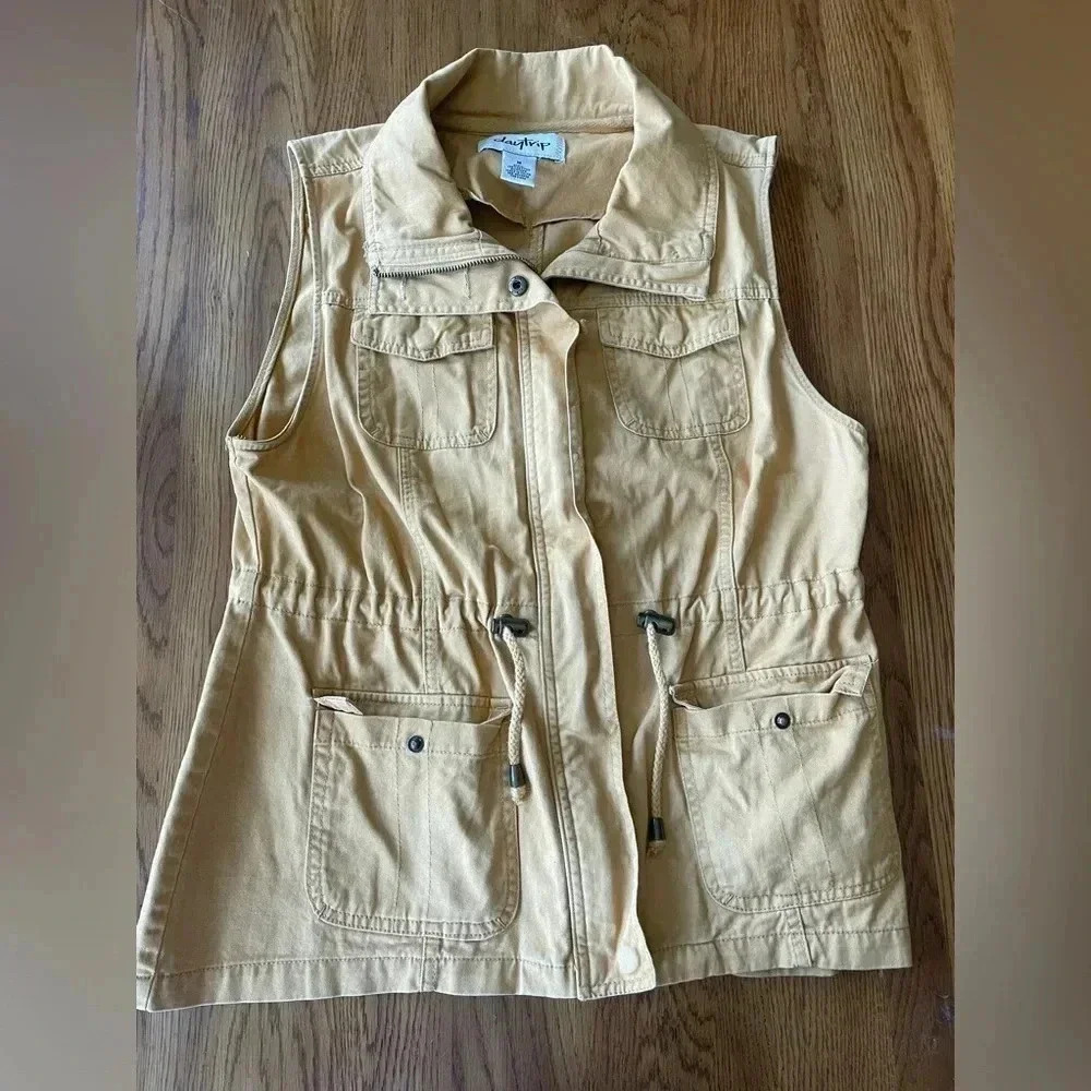 DayTrip Mustard‎ Yellow Utility Vest Size Medium Boutique EUC!